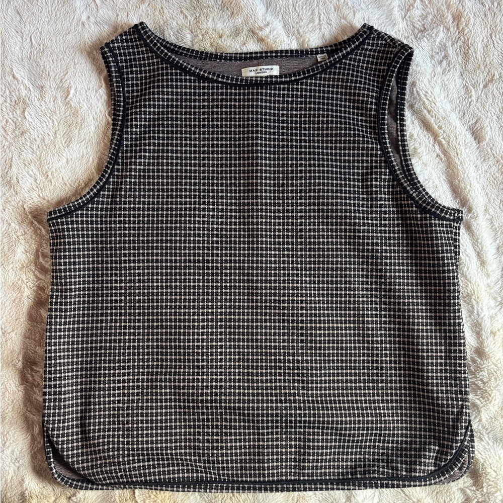 Max Studio Black and White Boxy Sleeveless Tank Top